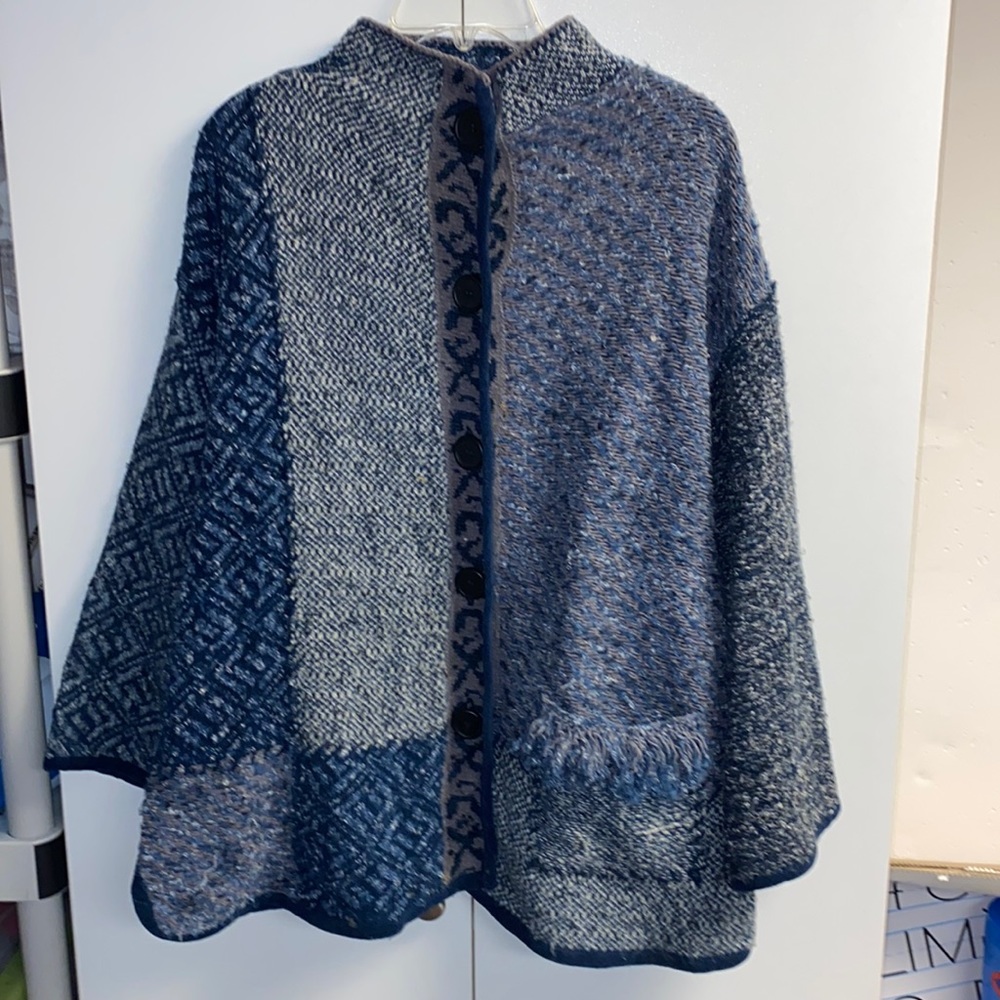 Coldwater Creek blue and grey button up sweater with 1 pocket sz XL